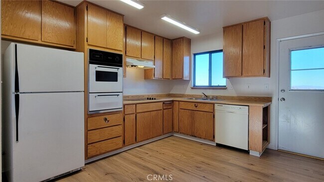 Foto del edificio - 8558 Athel Ave