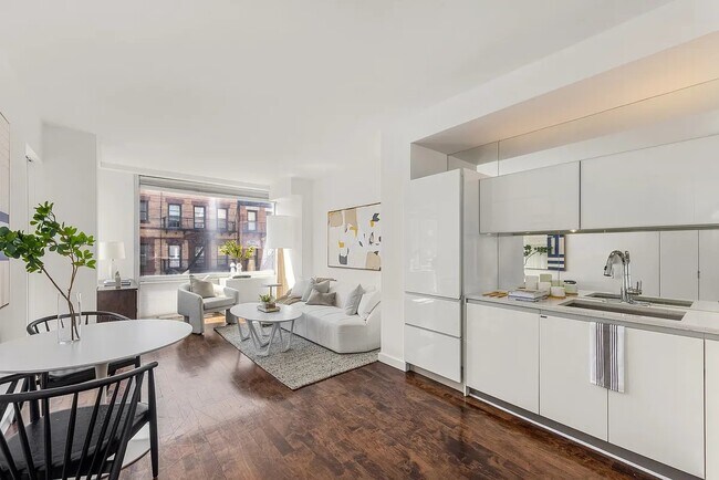 Foto del edificio - 425 E 13th St