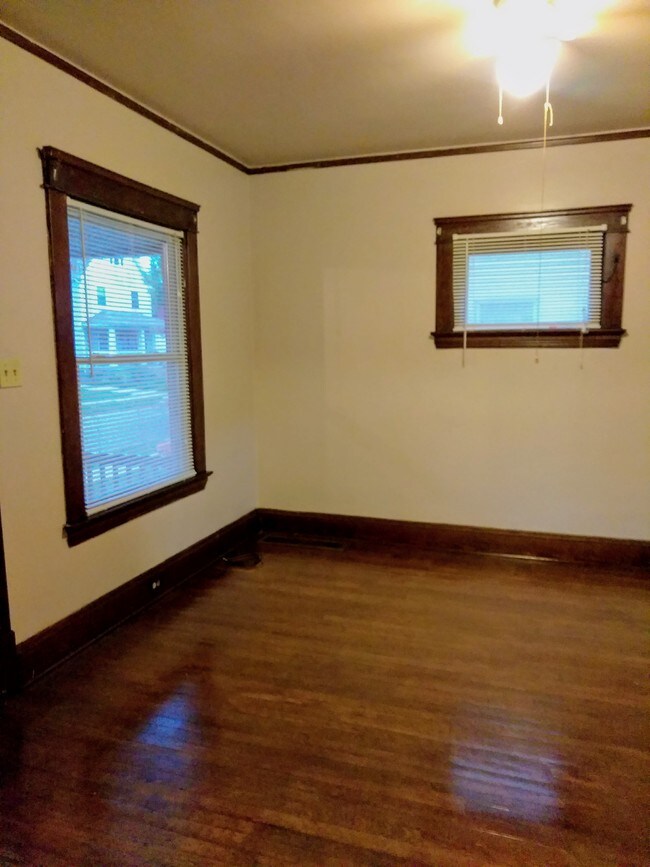 Foto del edificio - 2782 E 126th St