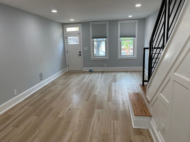 Building Photo - Fantastic Passyunk Square Home