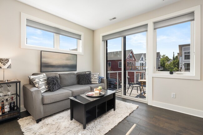 Foto del edificio - 635 Fairview Ave NE