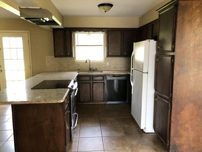 Building Photo - 16724 Timberridge Dr