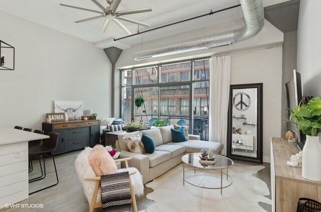 Foto del edificio - 1224 W Van Buren St