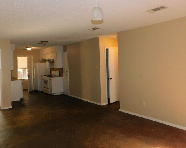 Foto del edificio - Ng Properties (811 Ramble Ln)