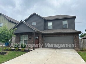 Building Photo - 3301 SW Hillstone Ave