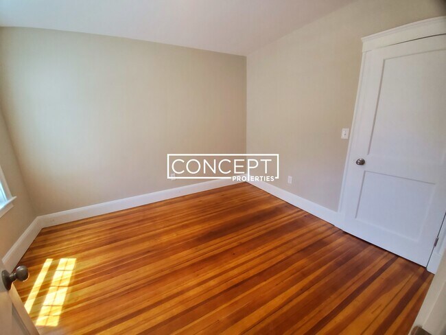 Building Photo - 21 Moraine St