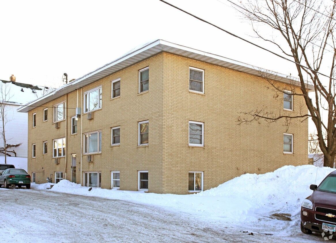 Primary Photo - 435 Front Ave