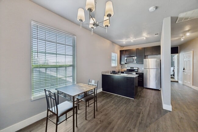 Photo - 605 S Oak Cliff Blvd Apartment