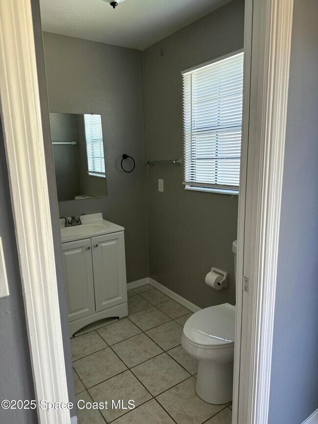 Foto del edificio - 1300 Arlington Ln NE