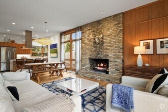 Building Photo - 1406 W Skyline Dr