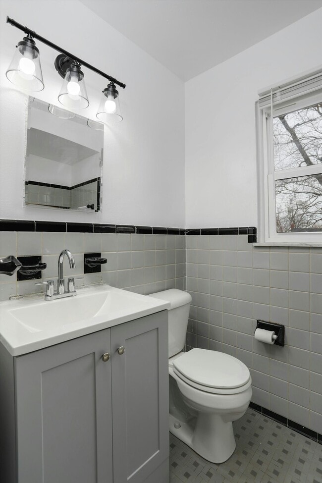 Foto del edificio - 18492 Greenfield Rd