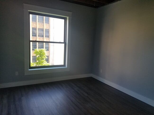 Building Photo - 101 S Stevens St