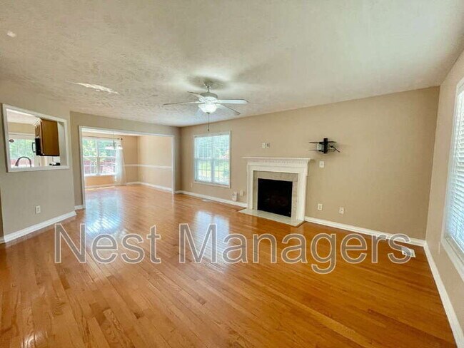 Foto del edificio - 4113 Redspire Ln