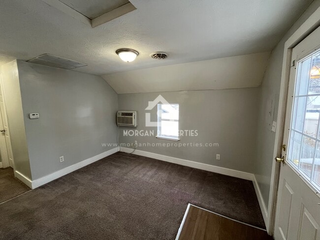 Foto del edificio - 832 E 7th St