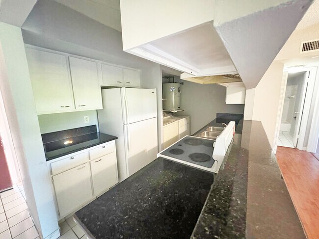 Foto del edificio - 4457 Treehouse Ln