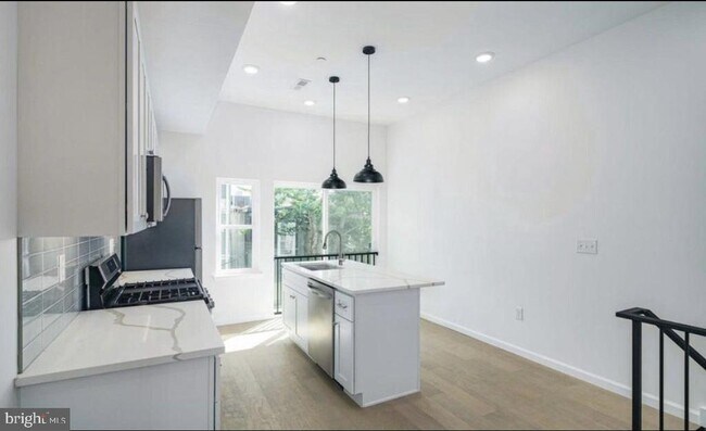 Foto del edificio - 2632 Manton St