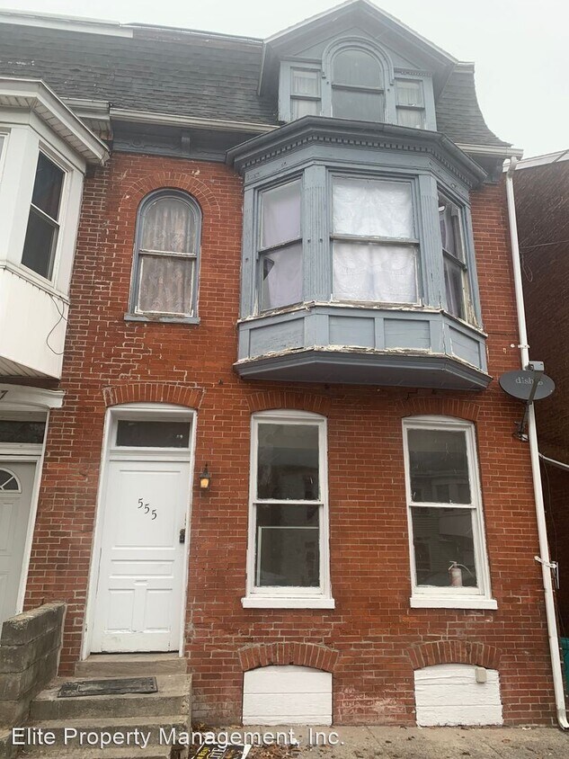 Primary Photo - 2 br, 1 bath House - 555 W Philadelphia St...