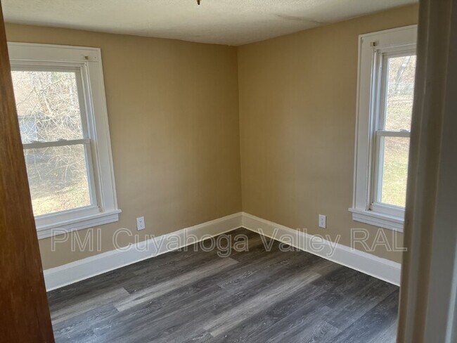 Building Photo - 2080 Manister Ct