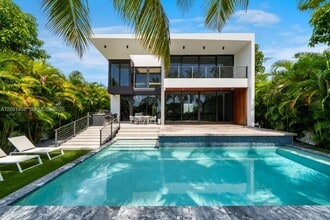 Building Photo - 770 S Shore Dr