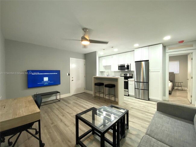Building Photo - 7901 SW 64th Ave
