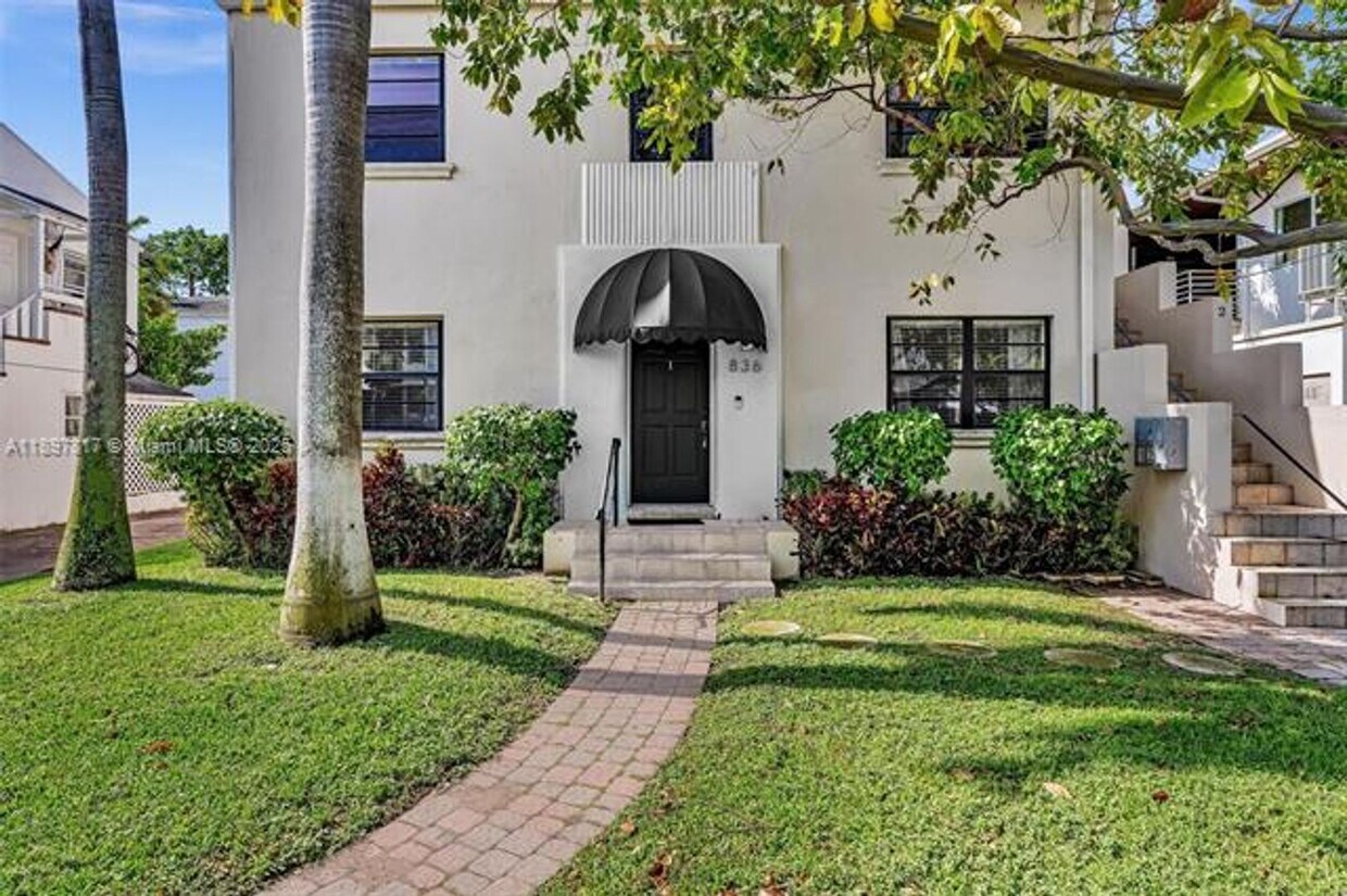 Foto principal - 836 W 40th St