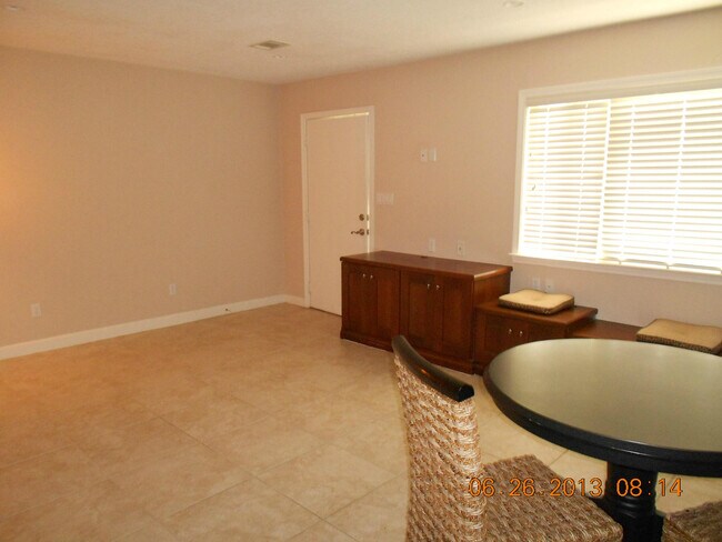 Foto del edificio - 726 Eglin Pkwy NE