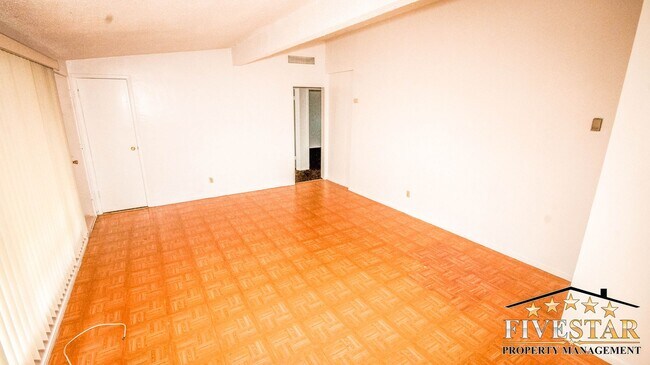 Foto del edificio - 3705 River Blvd