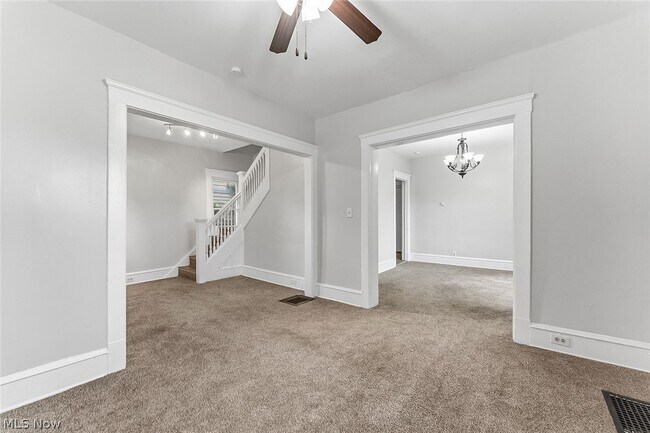 Foto del edificio - 1349 E 115th St