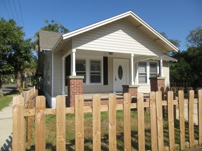 Building Photo - Historic Home with a Modern Feel