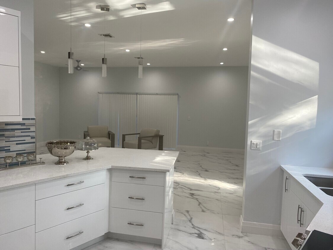 Foto principal - 2941 SW 18th Ter