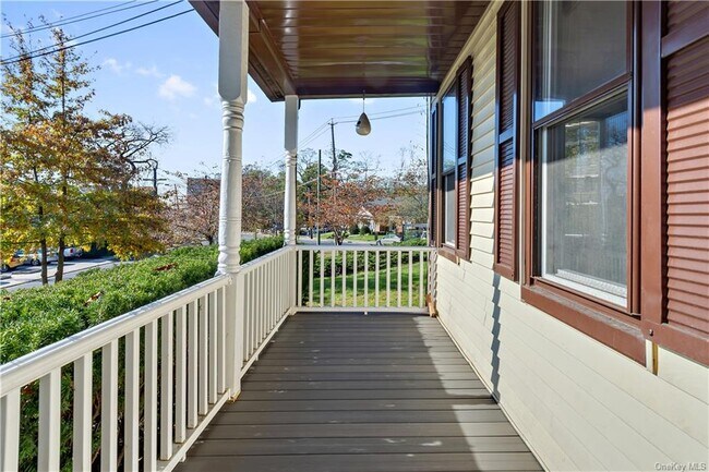 Foto del edificio - 417 Halstead Ave