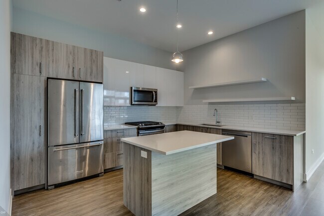 Foto del edificio - 1023 N Ashland Ave