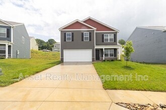 Building Photo - 2076 Southwood Cir