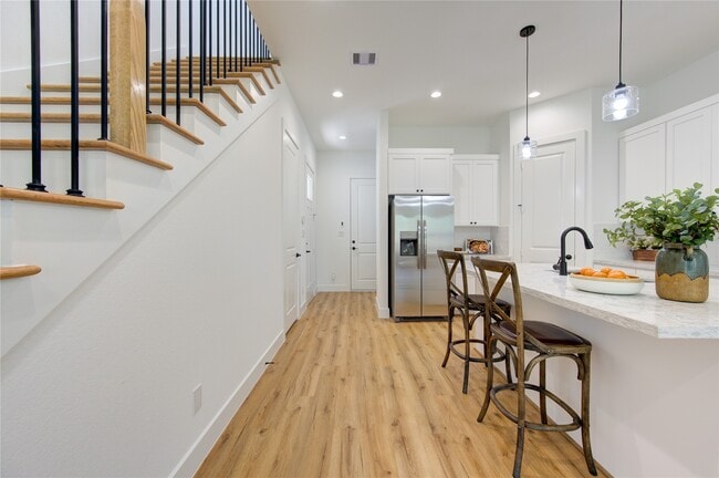 Building Photo - 2708 Noble St