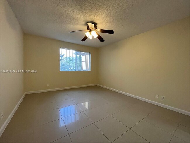Foto del edificio - 9833 Westview Dr