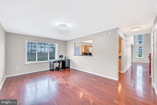 Building Photo - 30 Barton Way