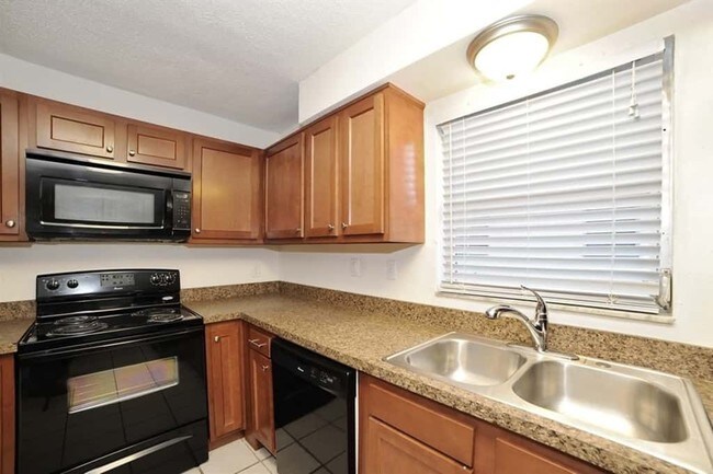 Foto del edificio - 1800 Montana Ave NE