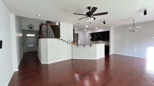 Foto del edificio - 421 Durants Neck Ln