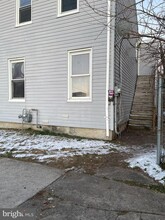 Building Photo - 617 Buck St