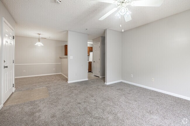 Charleston - 3 habitaciones, 2 baños, 1150 pies cuadrados - Cross Creek Apartment Homes