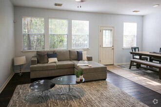 Building Photo - 156 Summerhaze Cir