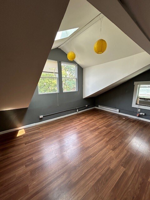 dormitorio del tercer piso - 22 W University Ave