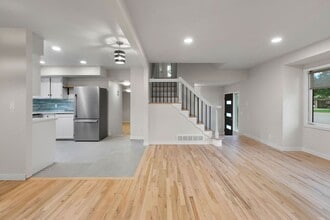 Building Photo - 1304 Robertson St