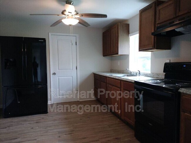 Foto del edificio - 4410 Mobley Store Rd