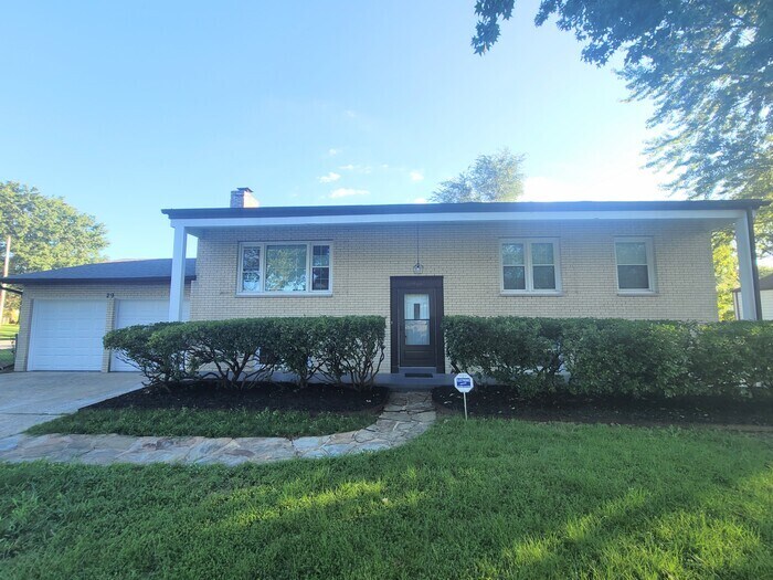 Primary Photo - 29 Jamaica Dr Saint Peters, MO 63376