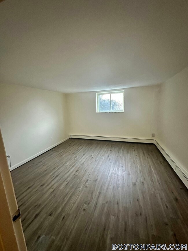 Building Photo - 33 Westgate Rd