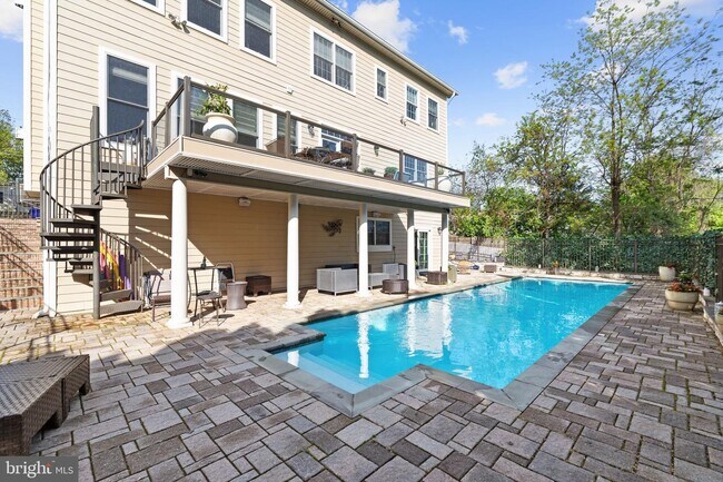Building Photo - 8623 Rayburn Rd