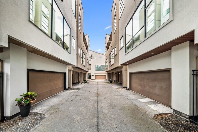 Foto del edificio - 2415 Charleston St