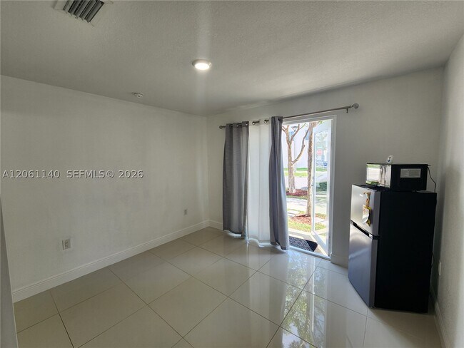 Foto del edificio - 14382 SW 258th St