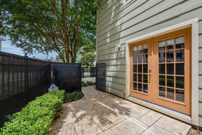 Foto del edificio - 6310 Arnot St